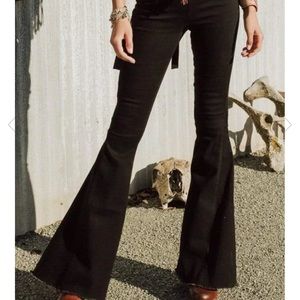 Janis high rise black flare pant